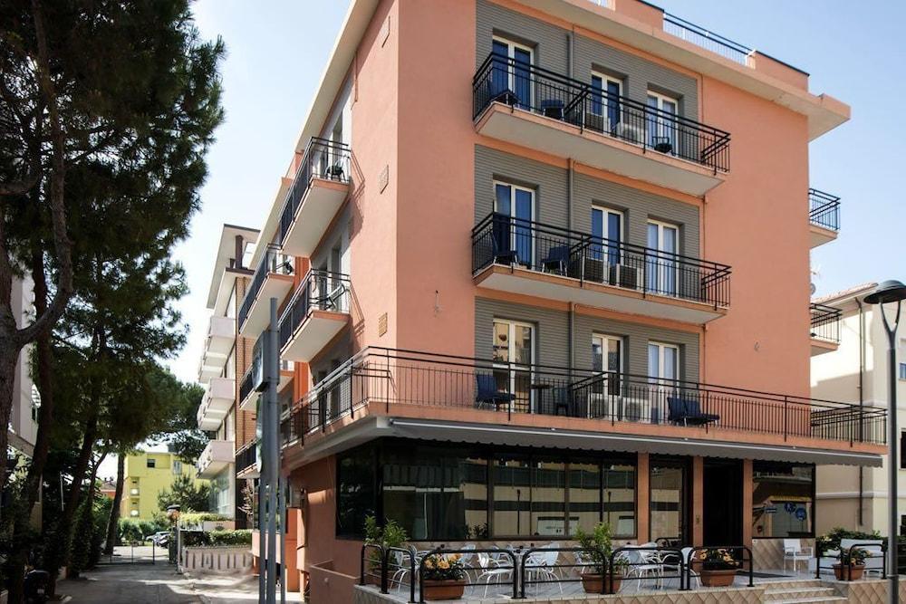 רימיני Hotel Scarlet מראה חיצוני תמונה
