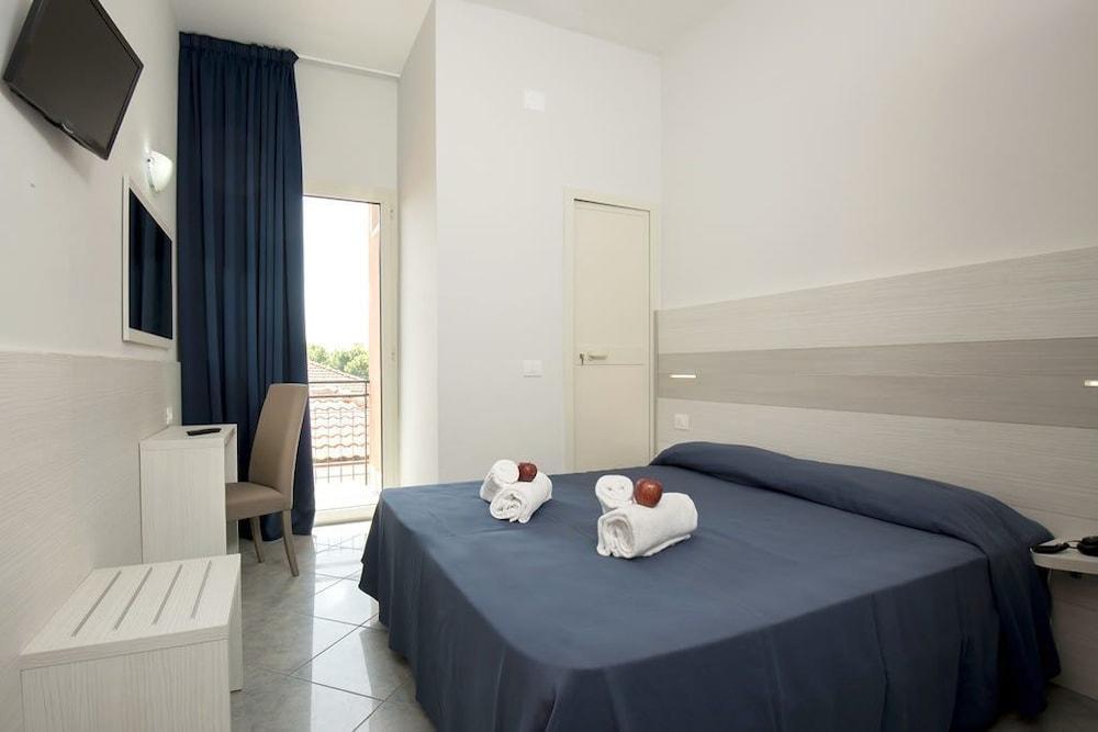 רימיני Hotel Scarlet מראה חיצוני תמונה