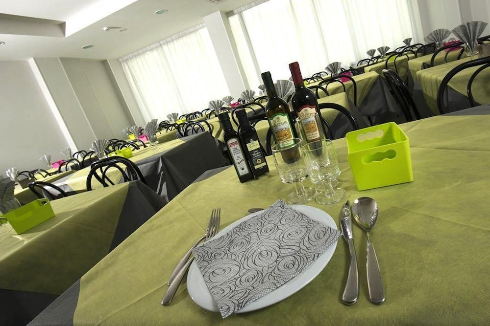 רימיני Hotel Scarlet מראה חיצוני תמונה