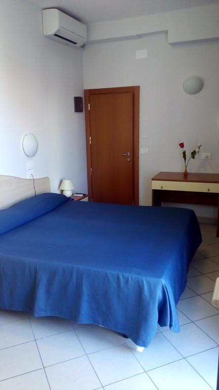 רימיני Hotel Scarlet מראה חיצוני תמונה