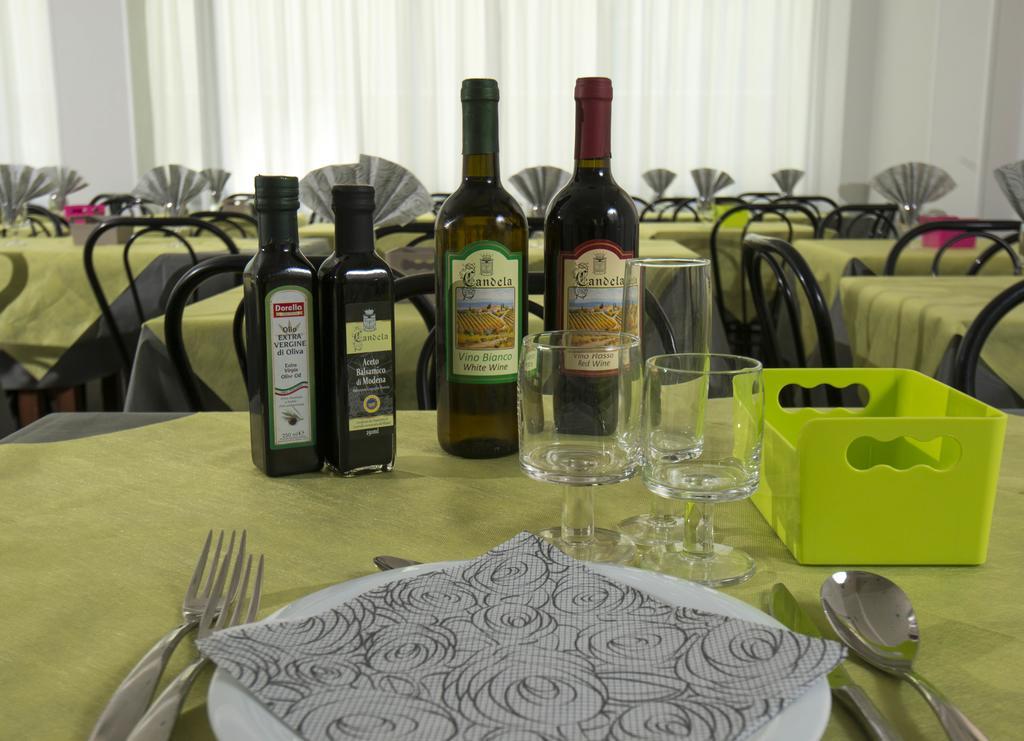 רימיני Hotel Scarlet מראה חיצוני תמונה