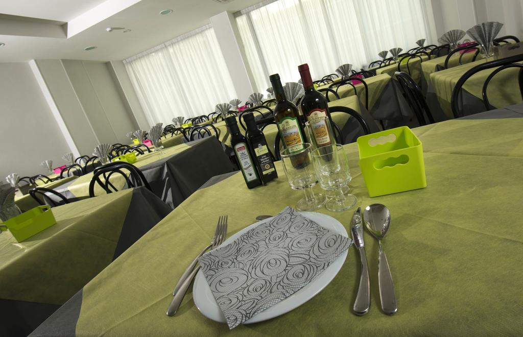 רימיני Hotel Scarlet מראה חיצוני תמונה