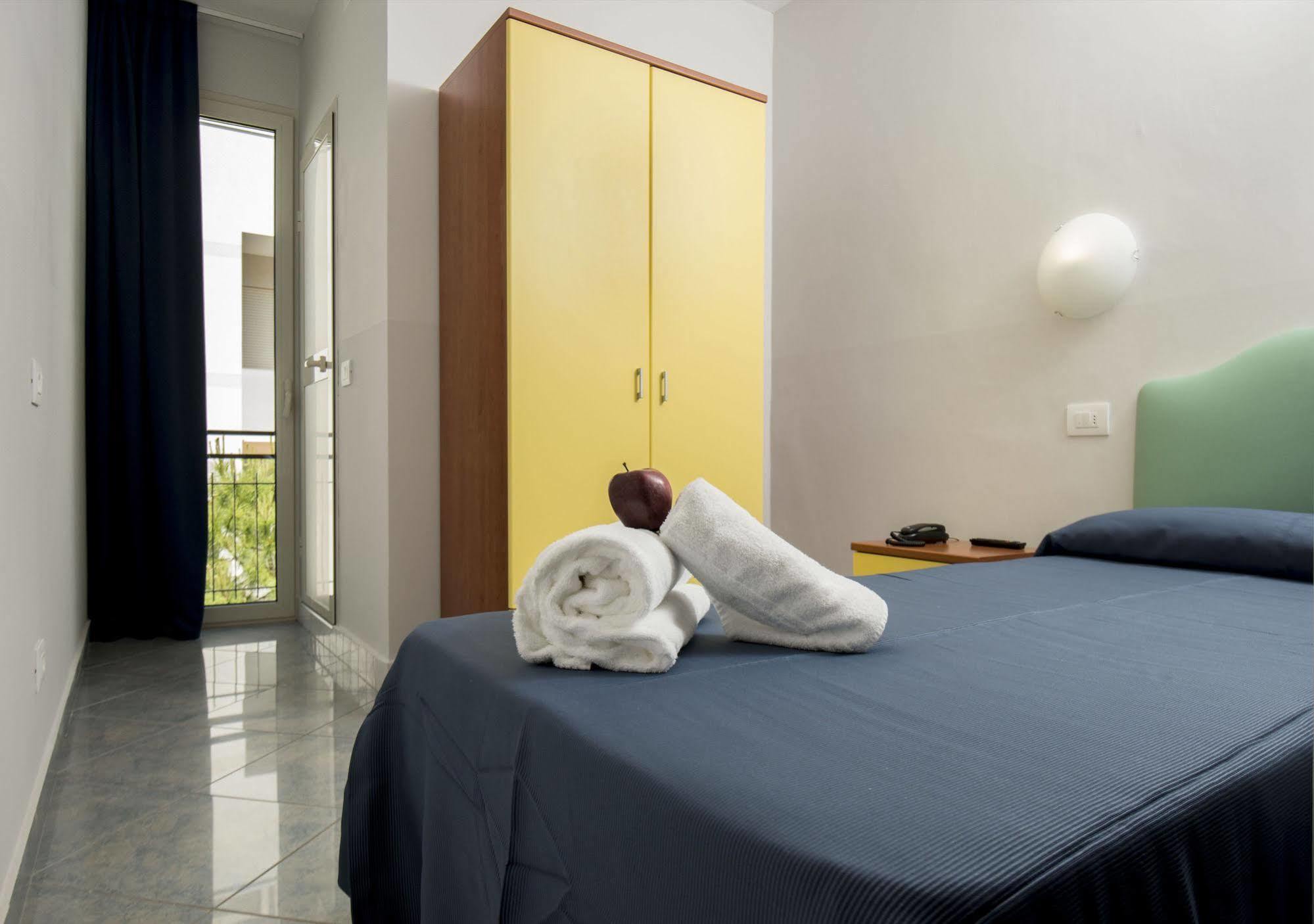 רימיני Hotel Scarlet מראה חיצוני תמונה